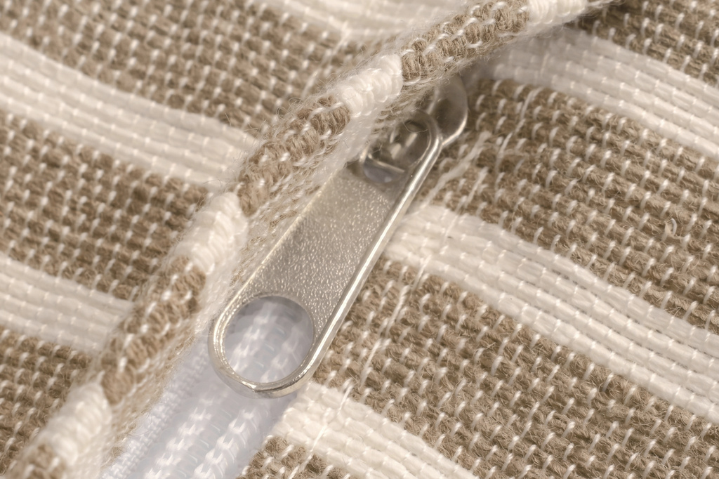 pby6g3bewkhx/3 COJIN CUADRO RAYAS BEIGE 4 final.jpg